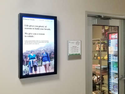 Banner Casa Grande Framed Digital Signage 32 inch Time Clock - Norvision 1